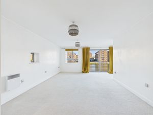 Lounge/diner- click for photo gallery